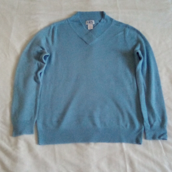 Light blue sweater - Picture 2 of 6
